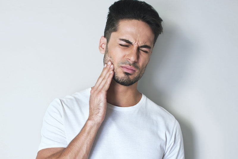 dental patient with tooth pain